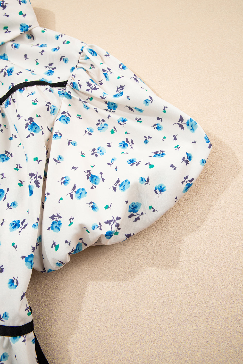 White Contrast Trim Floral Puff Short Sleeve Shirt